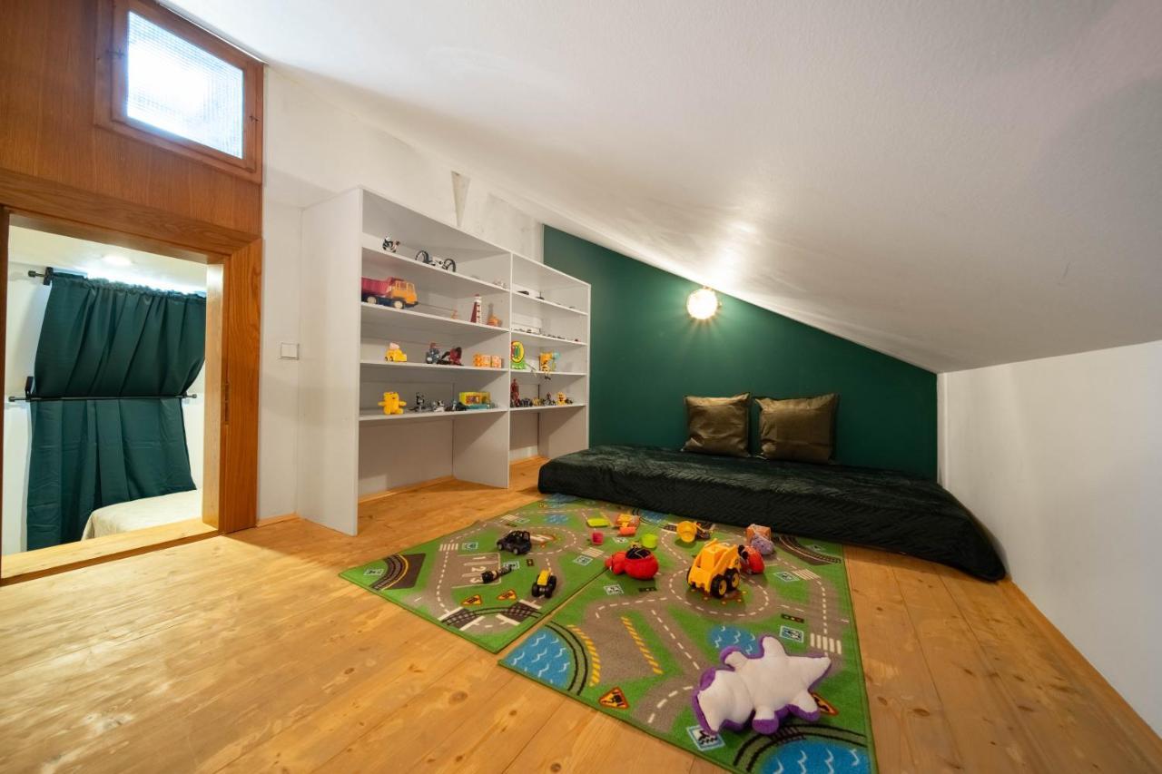 Апартаменти Castle King's Chic