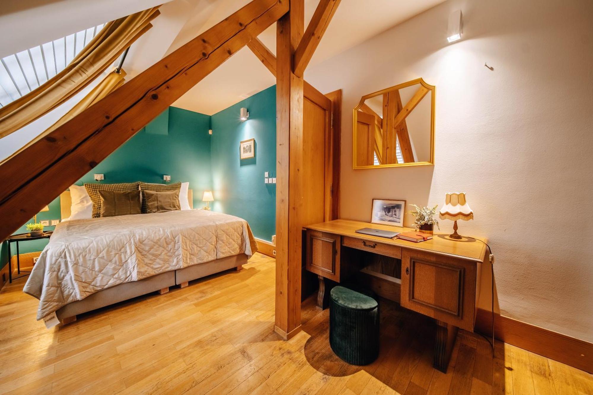 Апартаменти Castle King's Chic